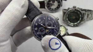 How to set moon phase watch